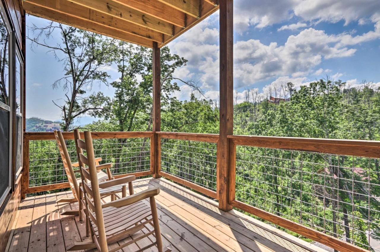 Modern Cabin With Hot Tub And Game Room In Gatlinburg! Εξωτερικό φωτογραφία