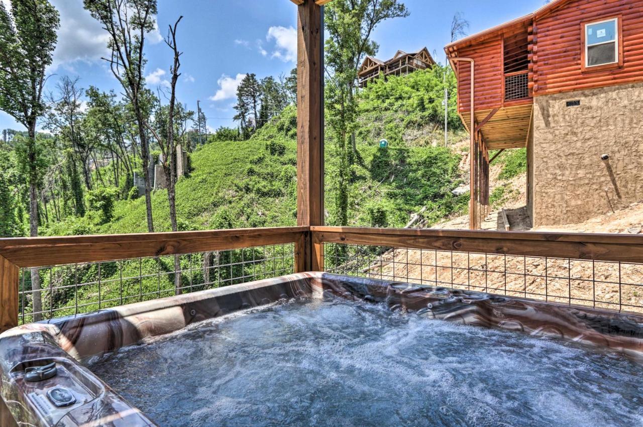 Modern Cabin With Hot Tub And Game Room In Gatlinburg! Εξωτερικό φωτογραφία