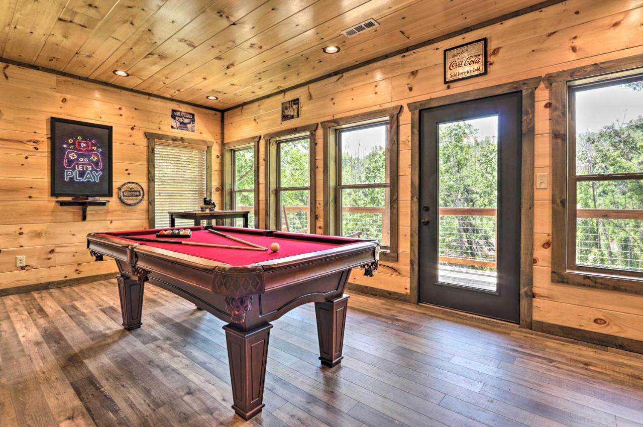 Modern Cabin With Hot Tub And Game Room In Gatlinburg! Εξωτερικό φωτογραφία