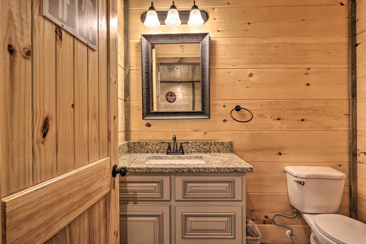 Modern Cabin With Hot Tub And Game Room In Gatlinburg! Εξωτερικό φωτογραφία
