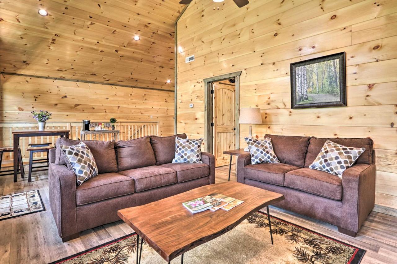 Modern Cabin With Hot Tub And Game Room In Gatlinburg! Εξωτερικό φωτογραφία