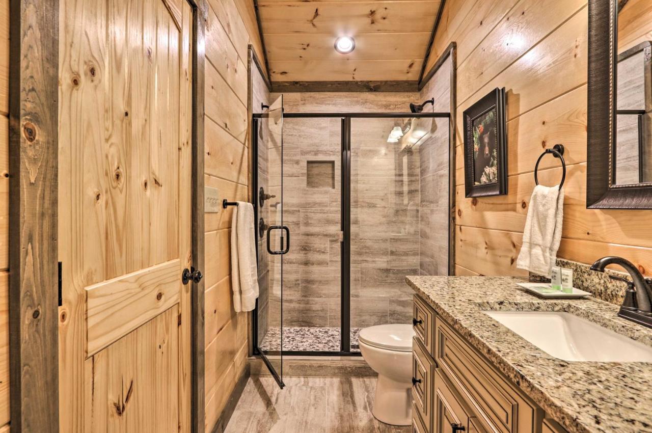 Modern Cabin With Hot Tub And Game Room In Gatlinburg! Εξωτερικό φωτογραφία