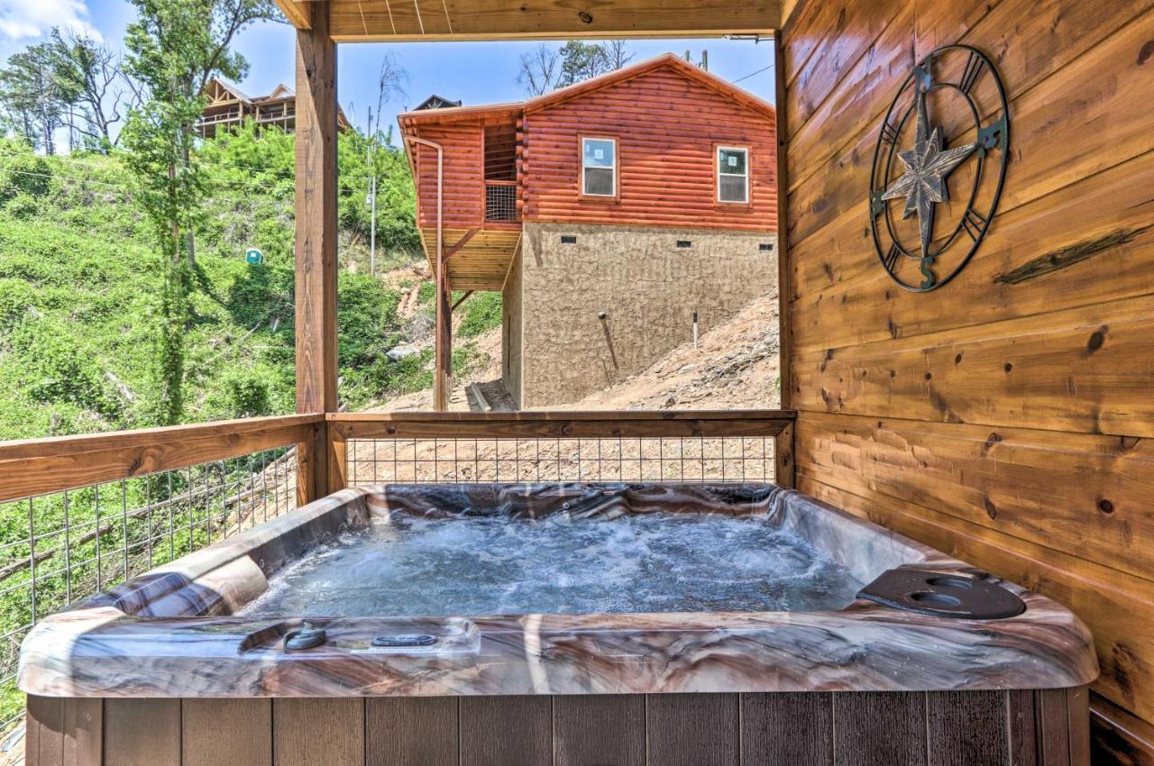 Modern Cabin With Hot Tub And Game Room In Gatlinburg! Εξωτερικό φωτογραφία